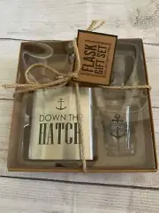 NWT Flask and Shot Glasses Barware Gift Set