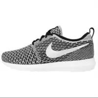 在飛比找蝦皮購物優惠-[降價中] 全新 Nike Flyknit Roshe Ru