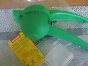 Citrus lemon/lime juicer.