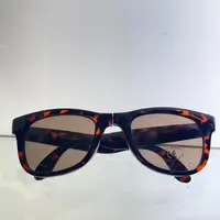 在飛比找蝦皮購物優惠-VANS 正版 原廠 可摺疊 收納 太陽眼鏡 墨鏡 豹紋 棋