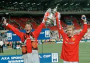 Teddy Sheringham Paul Scholes of Manchester United celebrate with - Old Photo