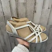 New! Life Stride Silver Metallic Yaya Sandals Strappy Wedge Womens Size 8.5