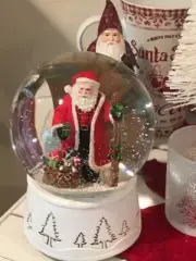 Aspen & Pine Woodland Santa Christmas Snowglobe Snow Globe Musical NWT