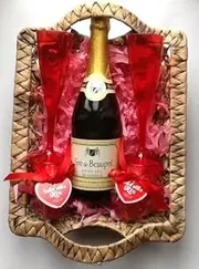 French Sparkling Wine & 2 Heart Shaped Red Flute G