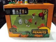 Peanuts It's the Great Pumpkin Charlie Brown Prowling Patch Playset New MISB