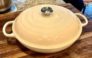 Le Creuset Signature 5 qt Quart NEW Brasier BRIOCHE Enameled Cast Iron FRANCE