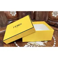 在飛比找蝦皮購物優惠-【二手名牌正品紙盒】FENDI 芬迪  收納盒 硬紙盒 禮物