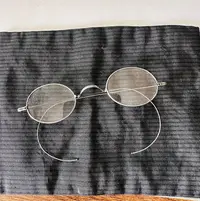 在飛比找Yahoo!奇摩拍賣優惠-vintage 老眼鏡
