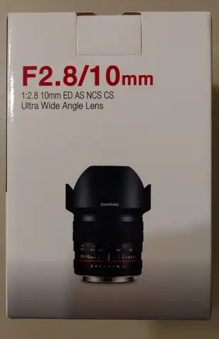 今年(109)年8月才買的，全新只用過Samyang 10mm F2.8