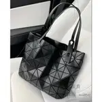 二手三宅一生 ISSEY MIYAKE BAOBAO ROCK系列 7X10 搖滾包 手提包 肩背包 霧面黑 免運