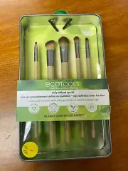 Women NWOT "Ecotools" 5 eye brushes with storage tin.