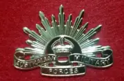 RISING SUN HAT BADGE - 1949-53 AUSTRALIAN ARMY KINGS CROWN AMF REPRODUCTION