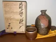 Japanese Bizen Ware Sake Pot And Cup Set With Wooden Box And Credentials