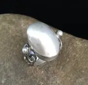 Navajo Womens White Mabe Pearl Sterling Silver Ring Size 8 01722