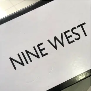 NINE WEST 鉚釘尖頭平底鞋 23cm