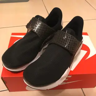 Nike全新sock dart 襪子（黑）只有一雙！