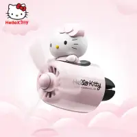 在飛比找momo購物網優惠-【HELLO KITTY】萌趣凱蒂貓汽車出風口小飛機香薰夾 