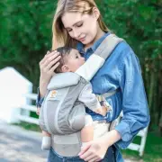 New Ergobaby Breeze - Breathable Breeze Pearl Grey