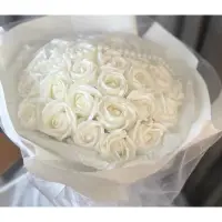 在飛比找蝦皮購物優惠-2024台灣製作 台灣出貨 白色玫瑰花束 33朵玫瑰花束 浪