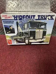 AMT 1158 'Hideout Truck' Tyrone Malone's Kenworth Aerodyne 1/25 model kit.