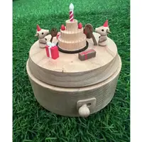 在飛比找蝦皮購物優惠-音樂盒 旋轉盤音樂鈴 小豬造型 生日蛋糕