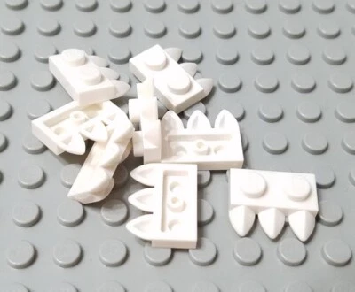 LEGO New Lot of 8 White 1x2 Animal Claw Plate Pieces