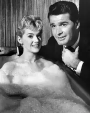 JAMES GARNER CONNIE STEVENS IN TV SHOW "MAVERICK" 8X10 PUBLICITY PHOTO (DA-117)