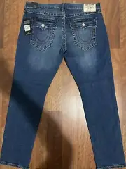True Religion Geno Big T Flap “Medium Crisp Indigo” 40 Relaxed Slim #106709