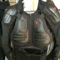 在飛比找蝦皮購物優惠-戰甲 護甲 龜甲 Dainese  light wave j