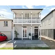 Stylish Terrace House With Vibrant Surrounds! Ultimate Location!