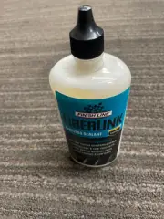 Finish Line FIBERLINK SEALANT Tubeless Tire Pro Latex Formula 8 oz