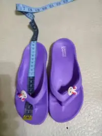 在飛比找Yahoo!奇摩拍賣優惠-Charlie's童鞋夾腳拖31/13內長20cm（櫃4被袋
