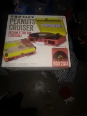 Collectible Crosley Peanuts Cruiser Record Store Day Turntable 2014 (UNUSED)