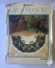 NEW SEALED Caron Wonder Art IVY Latch Hook Half-Circle Rug Kit # 4783 16" x 33"
