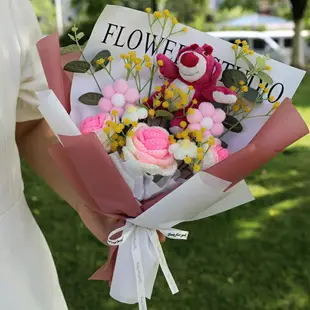 玩偶花束 針織毛絨花束 玫瑰花 手工編織仿真花毛線鉤針 成品花 乾燥花 母親節 教師節情人節花束 送禮袋