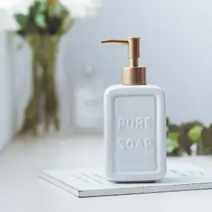 【WO HOME】設計款PURE SOAP英文字母陶瓷洗手乳按壓分裝瓶 洗手乳/乳液/沐浴乳/洗髮精瓶罐子(白色英倫風)