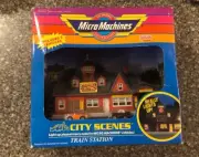 Micro Machines City Scenes Light Up Train Play set / Carry Case New