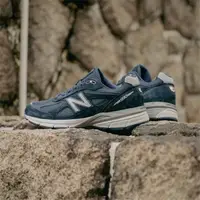 在飛比找PChome24h購物優惠-NEW BALANCE 慢跑鞋 NB 990 V4 海軍藍 