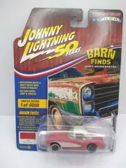 Johnny Lightning Barn Finds Muscle Cars USA '67 Red Corvette (K)