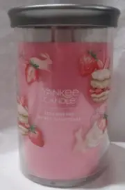 Yankee Candle Decorative Large Jar Pillar 2-wick 20oz STRAWBERRY BUNNY SHORTCAKE