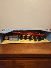1/16 INTERNATIONAL HARVESTER 7-BOTTOM PLOW IN BLUE BOX NIB nice box