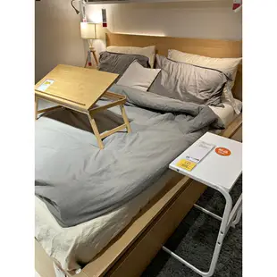 團團代購 IKEA 宜家家居 BRUKSVARA 床邊桌 懶人桌 邊桌 茶几 桌子 筆記型電腦桌