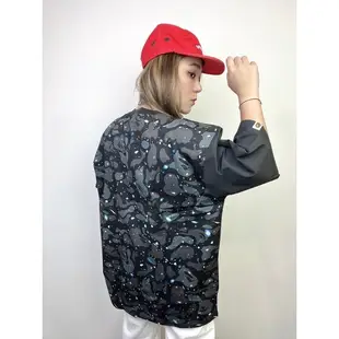 小蜜酥潮流代購  BAPE APE胸前BAPE字體口袋星空迷彩短T⚠️此款版型偏大⚠️【BAPE1-D070305】