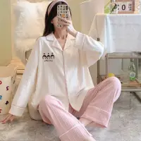 在飛比找momo購物網優惠-【Wonderland】戀愛女孩100%純棉睡衣褲組(睡衣/