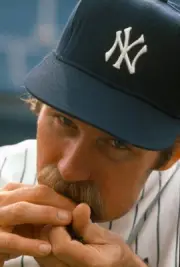 Pitcher Sparky Lyle New York Yankees chews on chewing tobacco bef- 1976 Photo 1