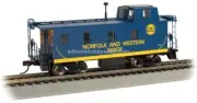 Bachmann #14003 HO Norfolk and Western Streamlined Caboose #562832