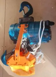 NPK RHL500 Air Hoist c/w 3 metre lift pull cord control
