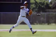 Jerry Royster Atlanta Braves in action at Major League Baseball s- 1976 Photo