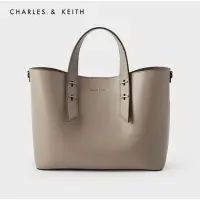 在飛比找蝦皮購物優惠-Charles & Keith 新加坡小CK 鉚釘手提兩用包