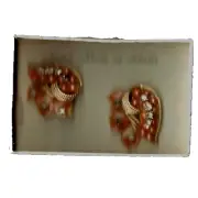 Vintage Sea Shell Multicolor Clip on Earrings 1" Hand Made of Shells